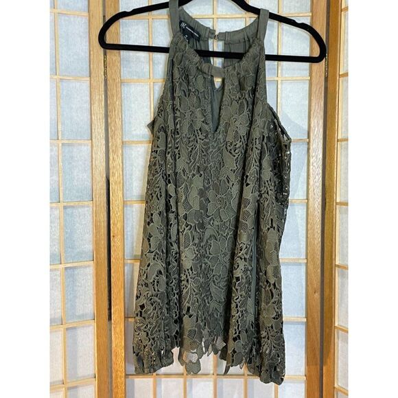 InternationalāConceptsāMedāColdĀ ShoulderāTop - Picture 2 of 12